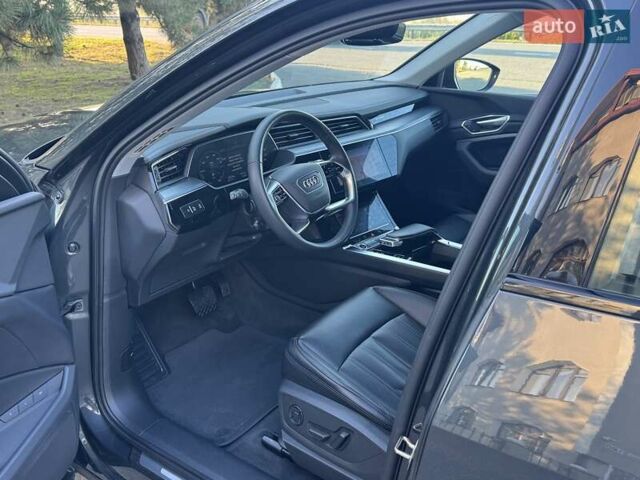 Серый Ауди E-Tron, объемом двигателя 0 л и пробегом 168 тыс. км за 25900 $, фото 6 на Automoto.ua