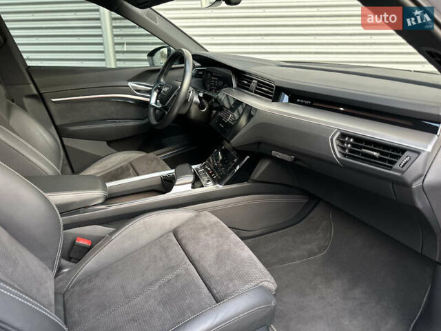 Сірий Ауді E-Tron, об'ємом двигуна 0 л та пробігом 45 тис. км за 33999 $, фото 24 на Automoto.ua