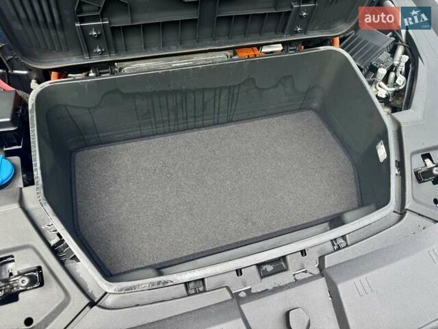 Сірий Ауді E-Tron, об'ємом двигуна 0 л та пробігом 148 тис. км за 27500 $, фото 171 на Automoto.ua