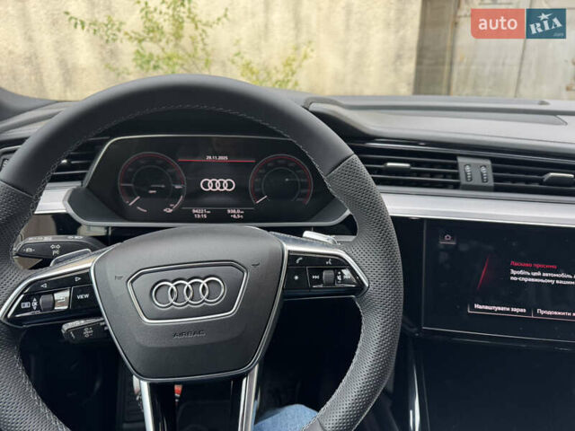 Серый Ауди E-Tron, объемом двигателя 0 л и пробегом 94 тыс. км за 35500 $, фото 12 на Automoto.ua