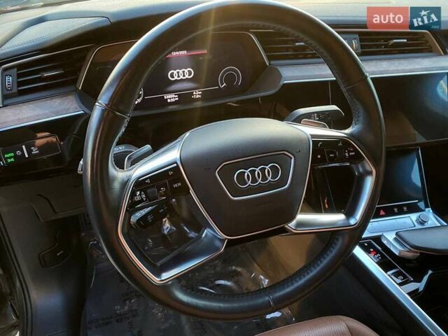 Сірий Ауді E-Tron, об'ємом двигуна 0 л та пробігом 53 тис. км за 29900 $, фото 15 на Automoto.ua