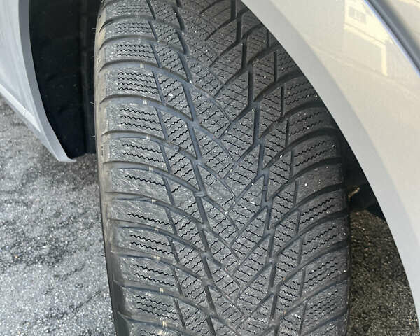 Серый Ауди E-Tron, объемом двигателя 0 л и пробегом 88 тыс. км за 36500 $, фото 24 на Automoto.ua