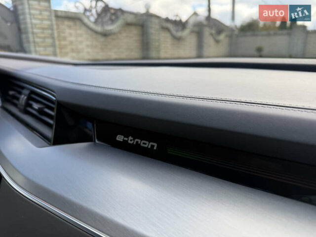 Серый Ауди E-Tron, объемом двигателя 0 л и пробегом 130 тыс. км за 37000 $, фото 96 на Automoto.ua