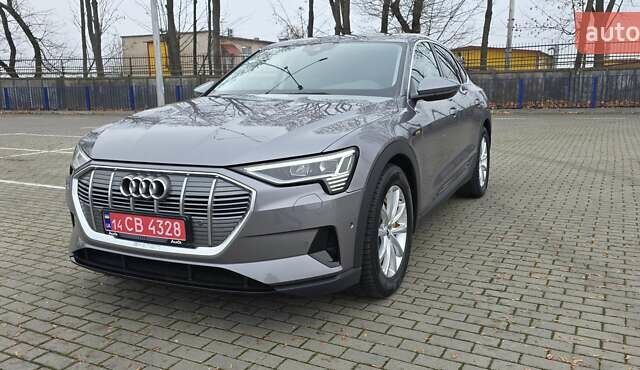 Сірий Ауді E-Tron, об'ємом двигуна 0 л та пробігом 140 тис. км за 28800 $, фото 23 на Automoto.ua