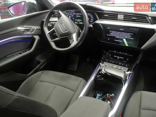 Серый Ауди E-Tron, объемом двигателя 0 л и пробегом 60 тыс. км за 29990 $, фото 27 на Automoto.ua