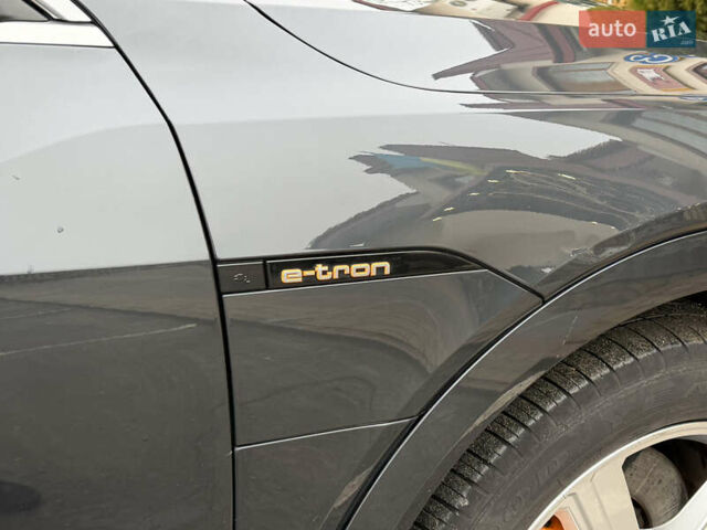 Серый Ауди E-Tron, объемом двигателя 0 л и пробегом 126 тыс. км за 29999 $, фото 18 на Automoto.ua