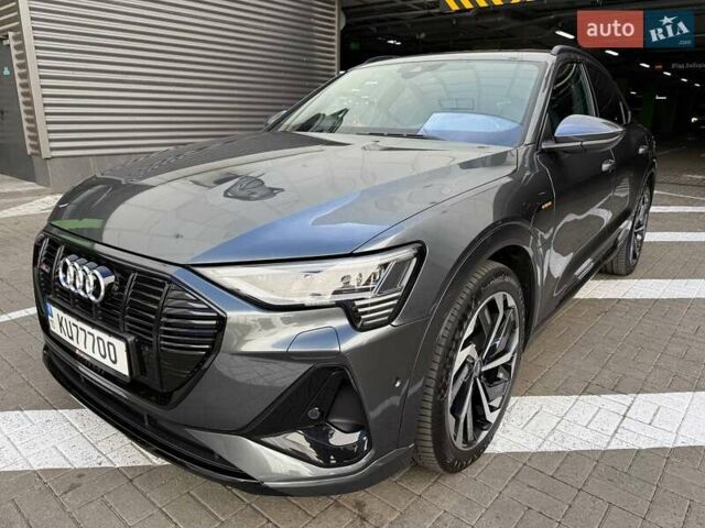 Сірий Ауді E-Tron, об'ємом двигуна 0 л та пробігом 45 тис. км за 48137 $, фото 7 на Automoto.ua