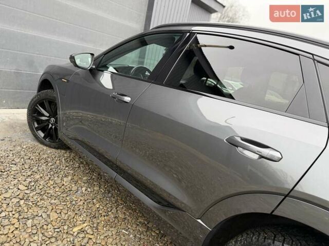 Серый Ауди E-Tron, объемом двигателя 0 л и пробегом 149 тыс. км за 29300 $, фото 32 на Automoto.ua