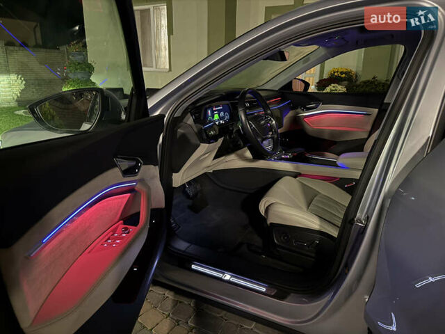 Серый Ауди E-Tron, объемом двигателя 0 л и пробегом 130 тыс. км за 37000 $, фото 4 на Automoto.ua