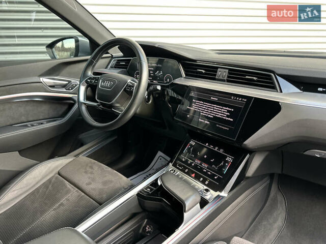 Сірий Ауді E-Tron, об'ємом двигуна 0 л та пробігом 45 тис. км за 33999 $, фото 33 на Automoto.ua
