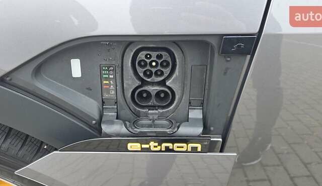 Сірий Ауді E-Tron, об'ємом двигуна 0 л та пробігом 140 тис. км за 28800 $, фото 66 на Automoto.ua