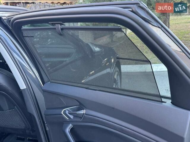 Серый Ауди E-Tron, объемом двигателя 0 л и пробегом 168 тыс. км за 25900 $, фото 15 на Automoto.ua