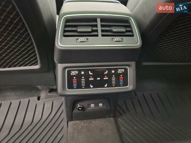 Сірий Ауді E-Tron, об'ємом двигуна 0 л та пробігом 43 тис. км за 41999 $, фото 15 на Automoto.ua