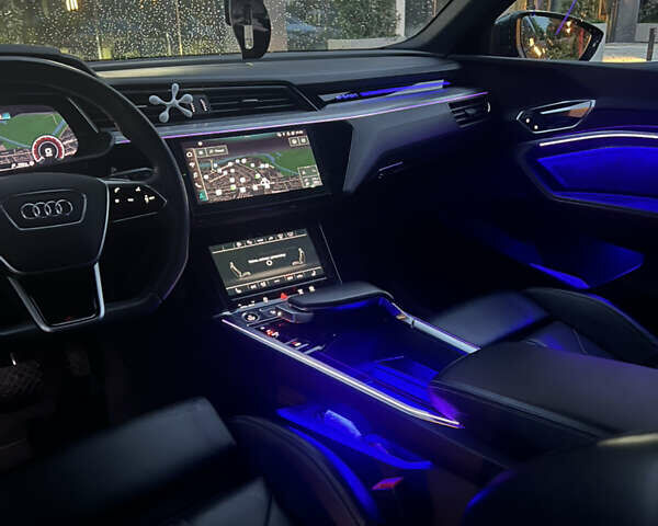 Сірий Ауді E-Tron, об'ємом двигуна 0 л та пробігом 64 тис. км за 33500 $, фото 10 на Automoto.ua