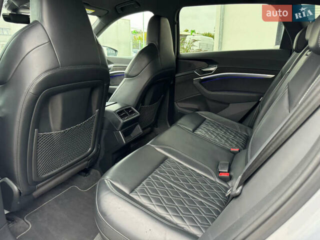 Серый Ауди E-Tron, объемом двигателя 0 л и пробегом 94 тыс. км за 35500 $, фото 5 на Automoto.ua