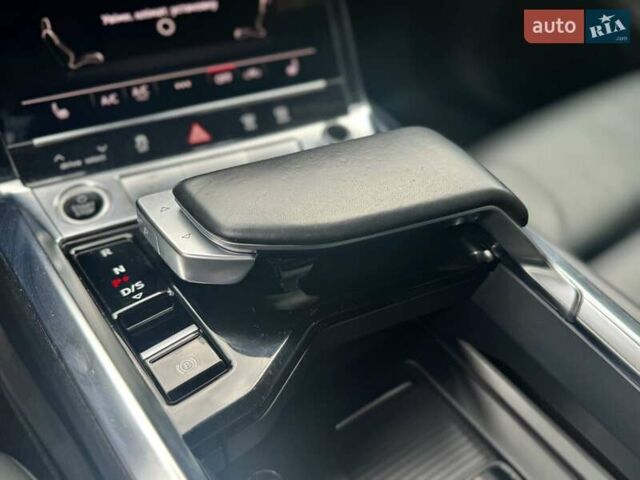 Сірий Ауді E-Tron, об'ємом двигуна 0 л та пробігом 148 тис. км за 27500 $, фото 114 на Automoto.ua