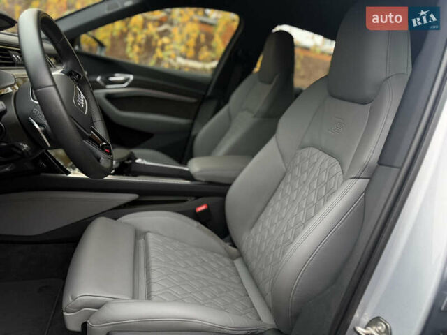 Сірий Ауді E-Tron, об'ємом двигуна 0 л та пробігом 39 тис. км за 39800 $, фото 12 на Automoto.ua