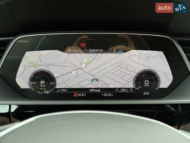 Серый Ауди E-Tron, объемом двигателя 0 л и пробегом 33 тыс. км за 39500 $, фото 24 на Automoto.ua