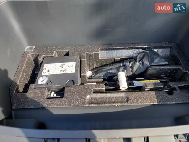 Серый Ауди E-Tron, объемом двигателя 0 л и пробегом 3 тыс. км за 47000 $, фото 11 на Automoto.ua