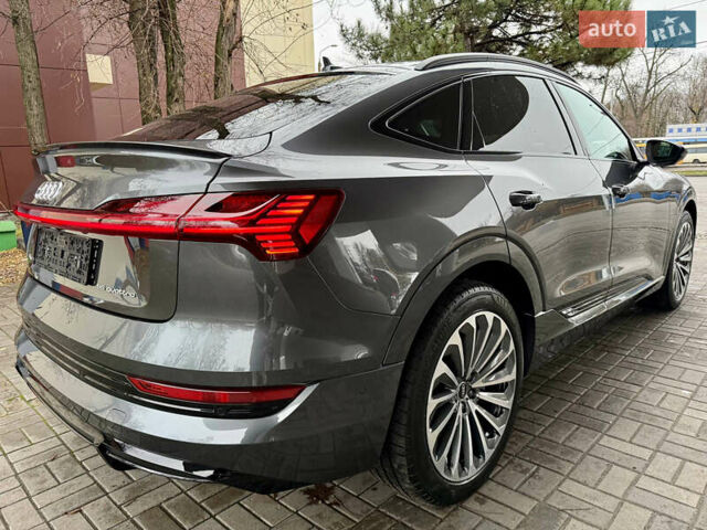 Сірий Ауді E-Tron, об'ємом двигуна 0 л та пробігом 39 тис. км за 46500 $, фото 9 на Automoto.ua