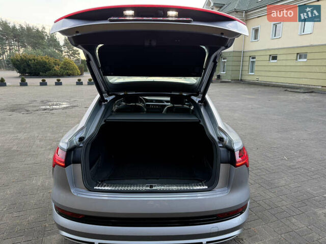 Серый Ауди E-Tron, объемом двигателя 0 л и пробегом 78 тыс. км за 40950 $, фото 59 на Automoto.ua