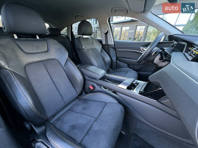 Серый Ауди E-Tron, объемом двигателя 0 л и пробегом 18 тыс. км за 42500 $, фото 26 на Automoto.ua