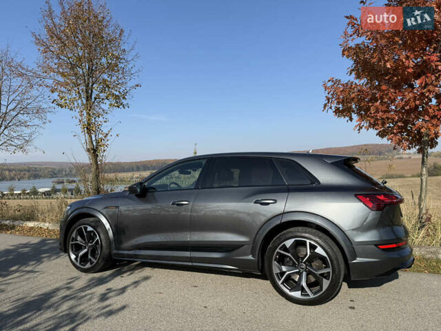 Серый Ауди E-Tron, объемом двигателя 0 л и пробегом 65 тыс. км за 53900 $, фото 7 на Automoto.ua