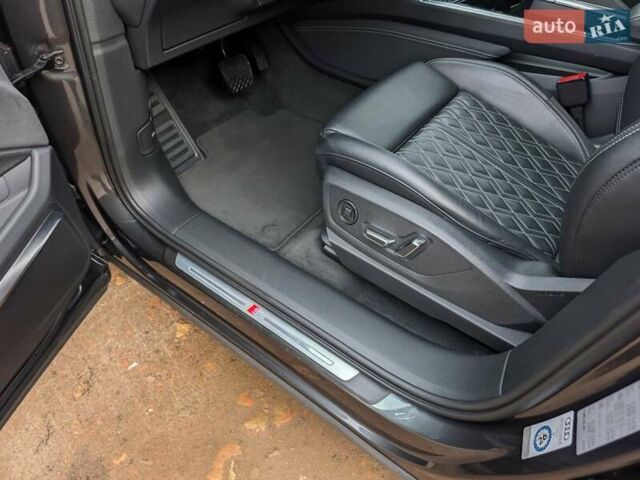 Сірий Ауді E-Tron, об'ємом двигуна 0 л та пробігом 100 тис. км за 41888 $, фото 30 на Automoto.ua