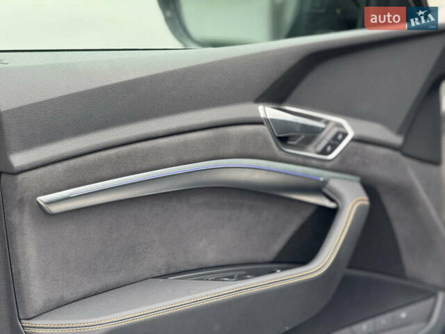 Ауди E-Tron 2022 в Виннице на Automoto.ua Серый Ауди E-Tron, объемом двигателя 0 л и пробегом 150 тыс. км за 39207 $, фото 23 на Automoto.ua