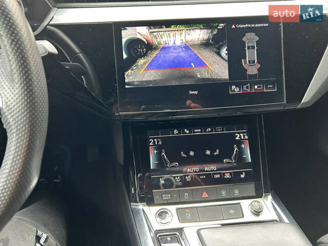 Серый Ауди E-Tron, объемом двигателя 0 л и пробегом 44 тыс. км за 38700 $, фото 16 на Automoto.ua