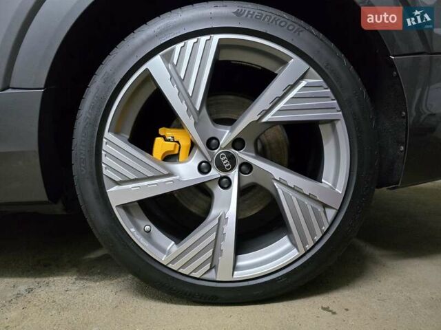 Сірий Ауді E-Tron, об'ємом двигуна 0 л та пробігом 100 тис. км за 41888 $, фото 84 на Automoto.ua