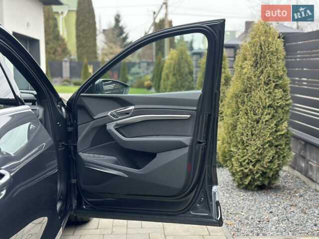 Сірий Ауді E-Tron, об'ємом двигуна 0 л та пробігом 48 тис. км за 49999 $, фото 88 на Automoto.ua