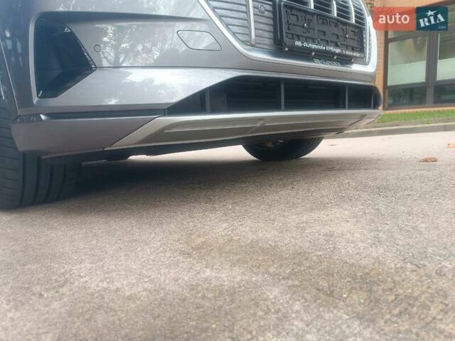 Серый Ауди E-Tron, объемом двигателя 0 л и пробегом 43 тыс. км за 48900 $, фото 16 на Automoto.ua