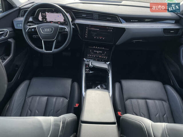 Серый Ауди E-Tron, объемом двигателя 0 л и пробегом 32 тыс. км за 42131 $, фото 45 на Automoto.ua