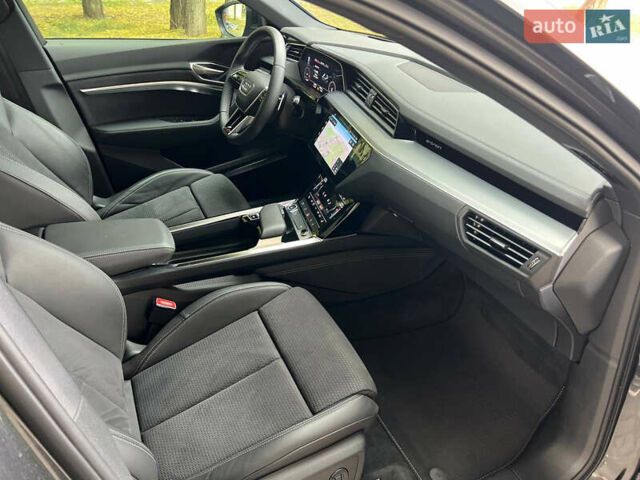 Серый Ауди E-Tron, объемом двигателя 0 л и пробегом 32 тыс. км за 43500 $, фото 41 на Automoto.ua
