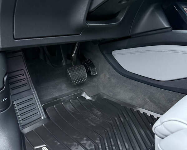 Серый Ауди E-Tron, объемом двигателя 0 л и пробегом 197 тыс. км за 23900 $, фото 27 на Automoto.ua