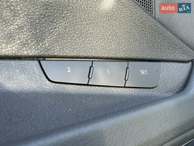 Серый Ауди E-Tron, объемом двигателя 0 л и пробегом 32 тыс. км за 42131 $, фото 26 на Automoto.ua