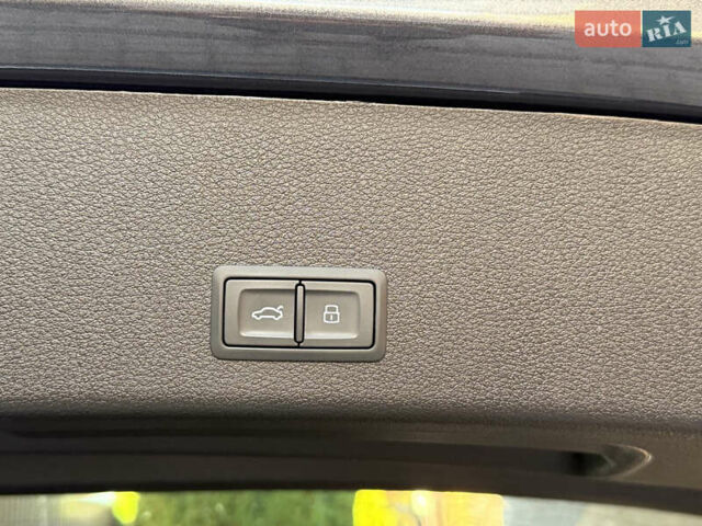 Серый Ауди E-Tron, объемом двигателя 0 л и пробегом 41 тыс. км за 52900 $, фото 22 на Automoto.ua