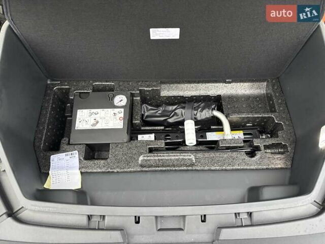 Серый Ауди E-Tron, объемом двигателя 0 л и пробегом 25 тыс. км за 44900 $, фото 26 на Automoto.ua