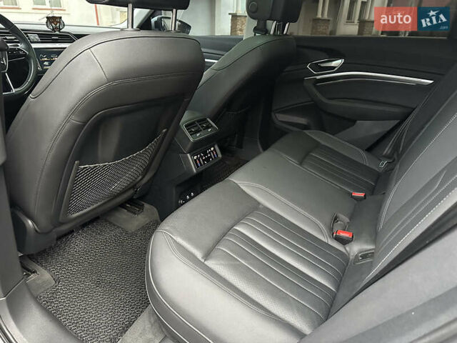 Сірий Ауді E-Tron, об'ємом двигуна 0 л та пробігом 80 тис. км за 39900 $, фото 3 на Automoto.ua