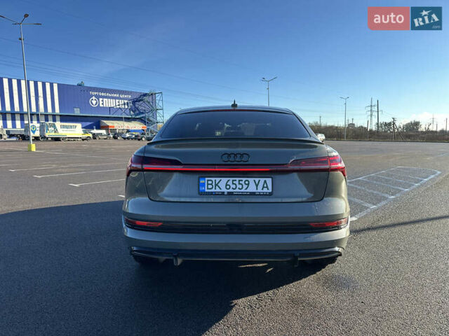 Сірий Ауді E-Tron, об'ємом двигуна 0 л та пробігом 58 тис. км за 45200 $, фото 6 на Automoto.ua