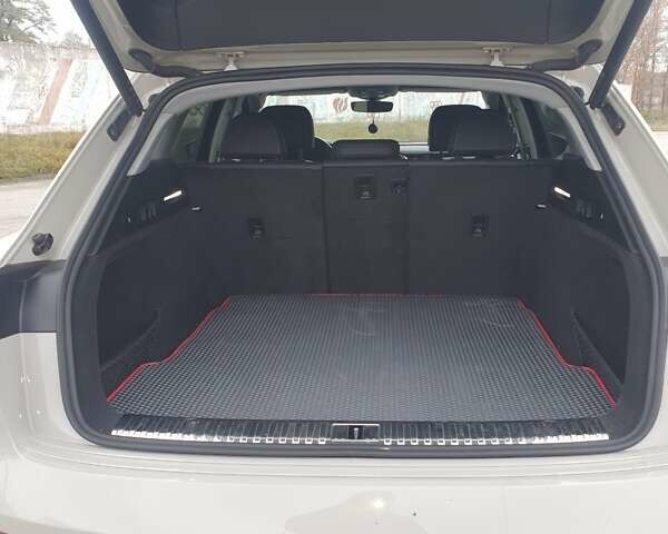 Серый Ауди E-Tron, объемом двигателя 0 л и пробегом 30 тыс. км за 45000 $, фото 9 на Automoto.ua