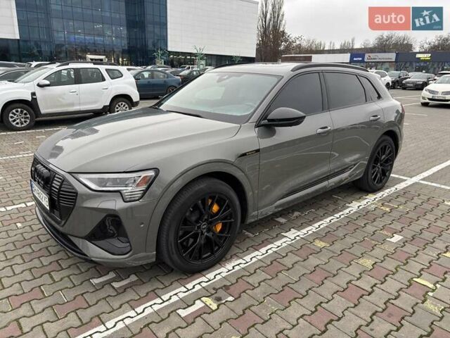 Серый Ауди E-Tron, объемом двигателя 0 л и пробегом 25 тыс. км за 44900 $, фото 1 на Automoto.ua