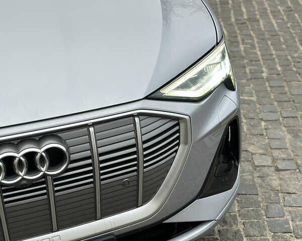 Сірий Ауді E-Tron, об'ємом двигуна 0 л та пробігом 80 тис. км за 39900 $, фото 26 на Automoto.ua