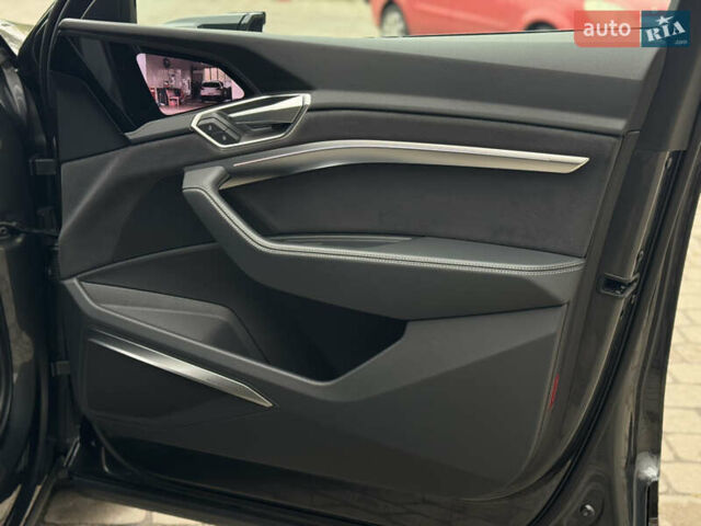 Сірий Ауді E-Tron, об'ємом двигуна 0 л та пробігом 59 тис. км за 45999 $, фото 33 на Automoto.ua