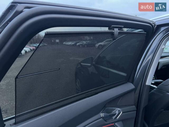 Серый Ауди E-Tron, объемом двигателя 0 л и пробегом 32 тыс. км за 41367 $, фото 35 на Automoto.ua