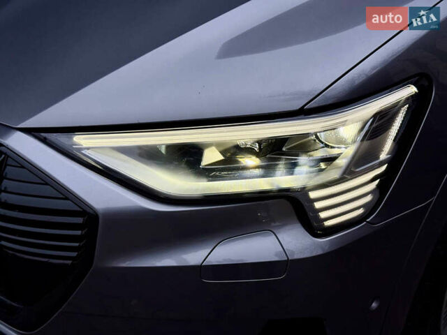 Серый Ауди E-Tron, объемом двигателя 0 л и пробегом 39 тыс. км за 44500 $, фото 74 на Automoto.ua