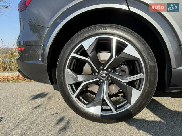 Серый Ауди E-Tron, объемом двигателя 0 л и пробегом 65 тыс. км за 53900 $, фото 24 на Automoto.ua