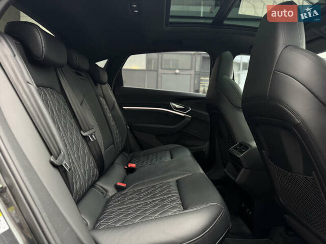 Сірий Ауді E-Tron, об'ємом двигуна 0 л та пробігом 59 тис. км за 45999 $, фото 29 на Automoto.ua