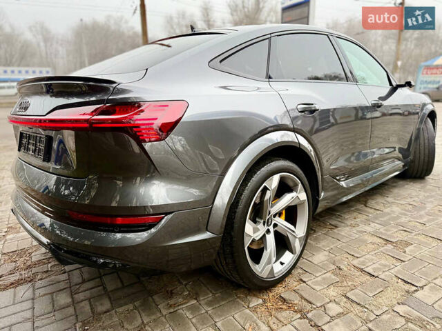 Серый Ауди E-Tron, объемом двигателя 0 л и пробегом 37 тыс. км за 49500 $, фото 9 на Automoto.ua